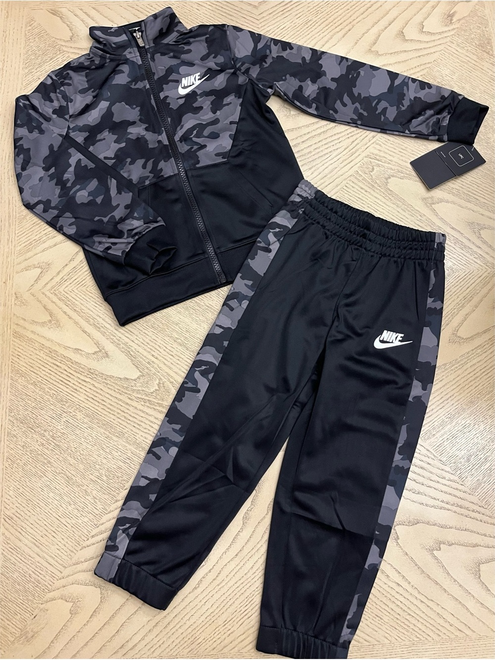 *NWT* Boys Nike Camo Jacket & Pant Size 4T